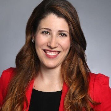 Samantha Manfredi Look Headshot