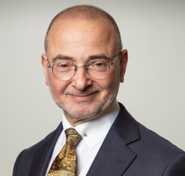 Headshot of Nir Kossovsky.