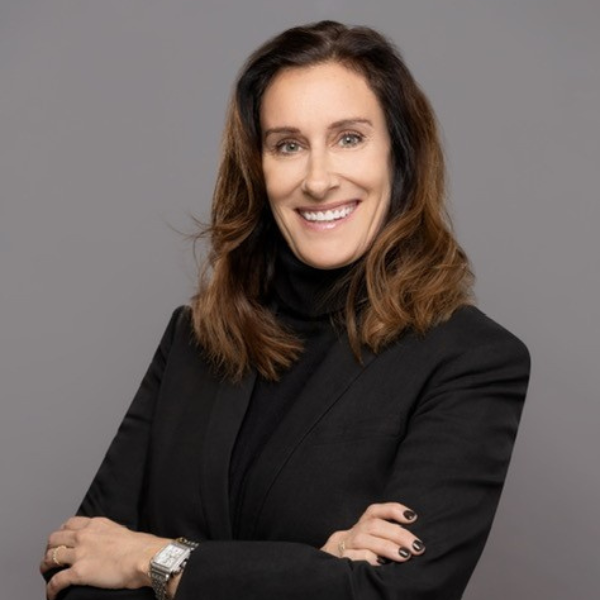 headshot of Elizabeth Napoli