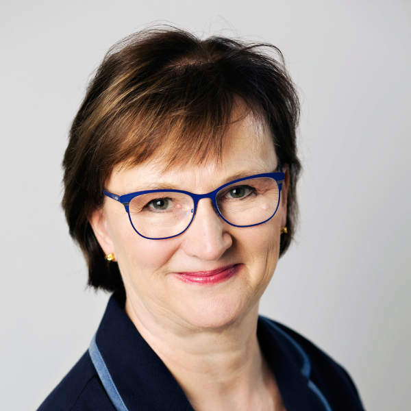 Joan Gilbride Headshot