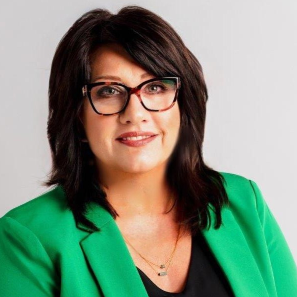 Headshot of Laura Williams