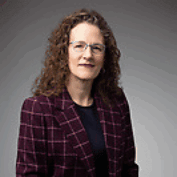 Ruth Kochenderfer Headshot