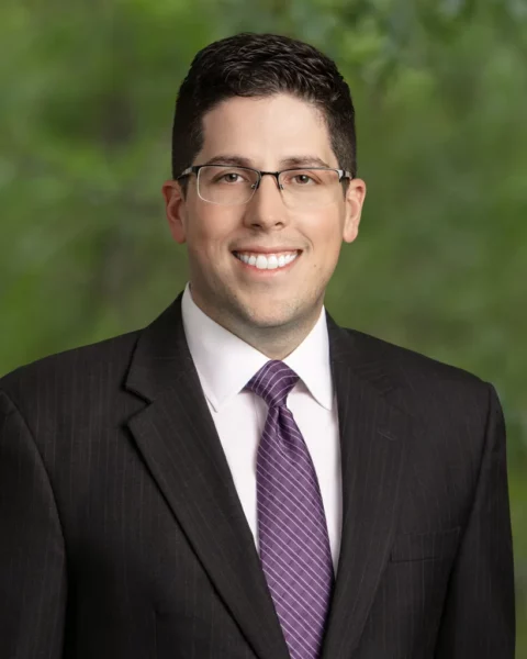 Headshot of Daniel Paret